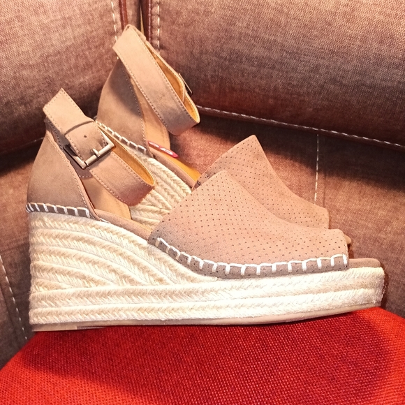 Pop Women's wedge sandals size 10M - Picture 3 of 7